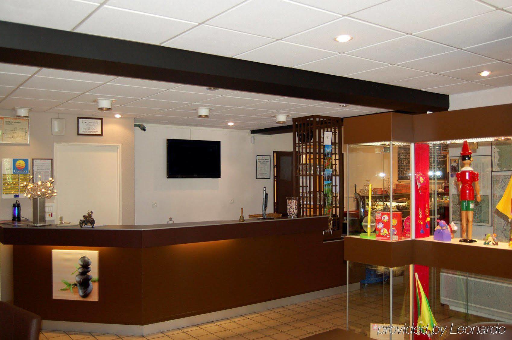 Logis Hotel Lons-Le-Saunier - Restaurant Le Grill Exterior foto